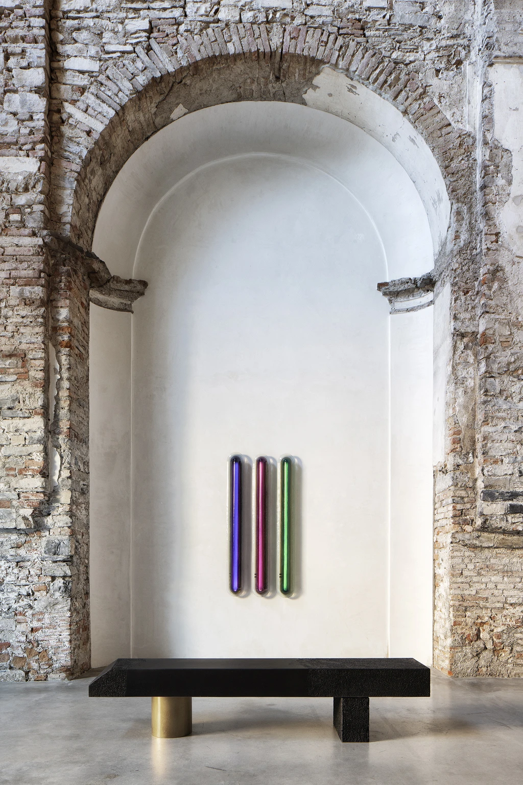 DA RIVE bench and JOY lamps1 Borgovico33 ph R Gasperoni